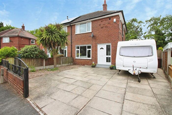 2 Bedroom Semi Detached House For Sale In Park Avenue, Allerton Bywater, Castleford, WF10
