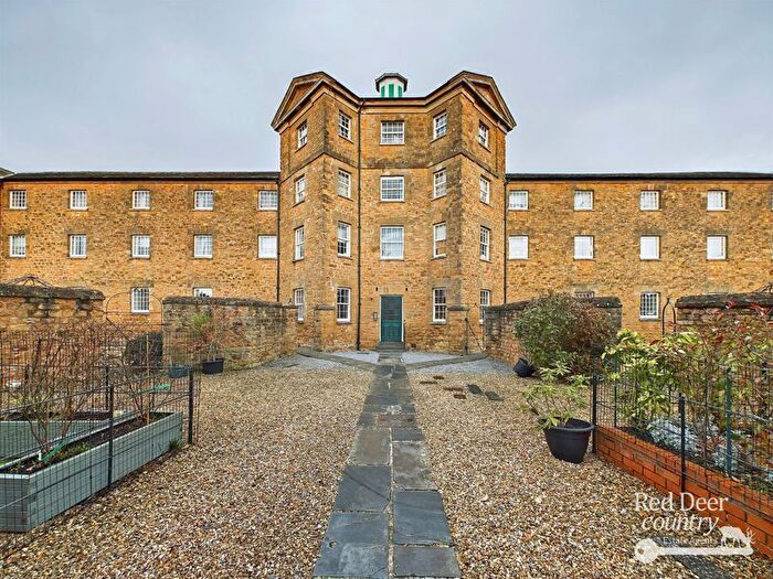 1 Bedroom Flat For Sale In Long Street, Williton, Taunton, TA4