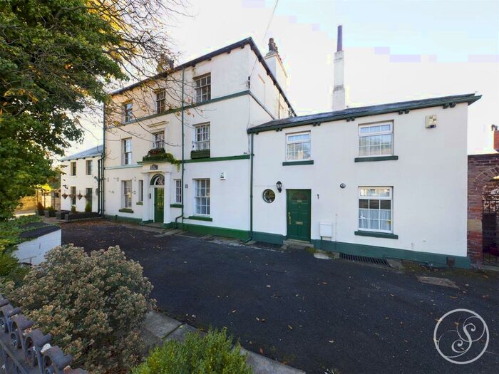 2 Bedroom Flat To Rent In The Grange, Selby Road, Whitkirk, Leeds, LS15