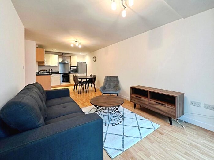 2 Bedroom Flat To Rent In Skinner Lane, Leeds, West Yorkshire, LS7