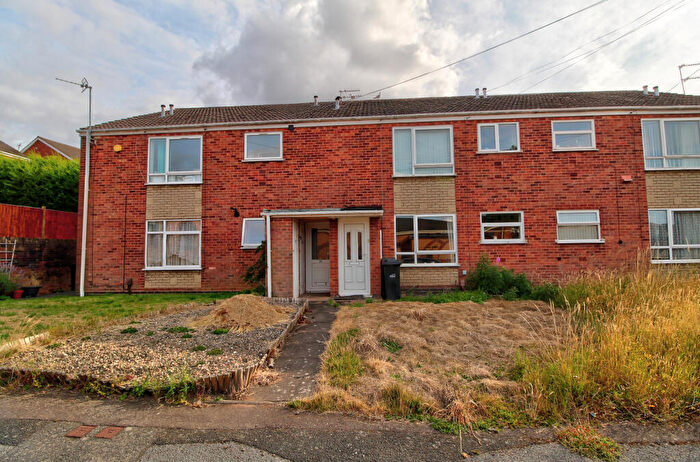 2 Bedroom Maisonette For Sale In Morvale Gardens, Stourbridge, DY9