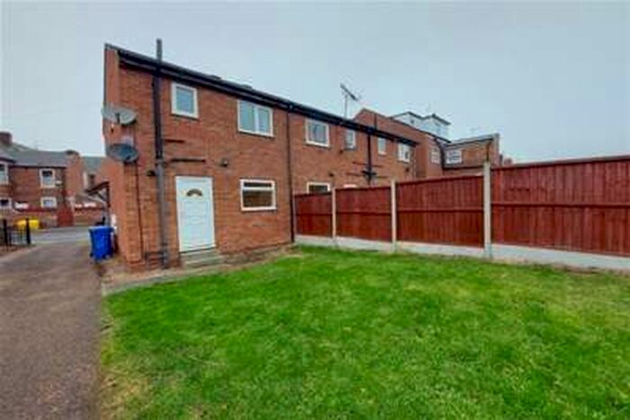 2 Bedroom House To Rent In Passhouses Road, Sheffield S4