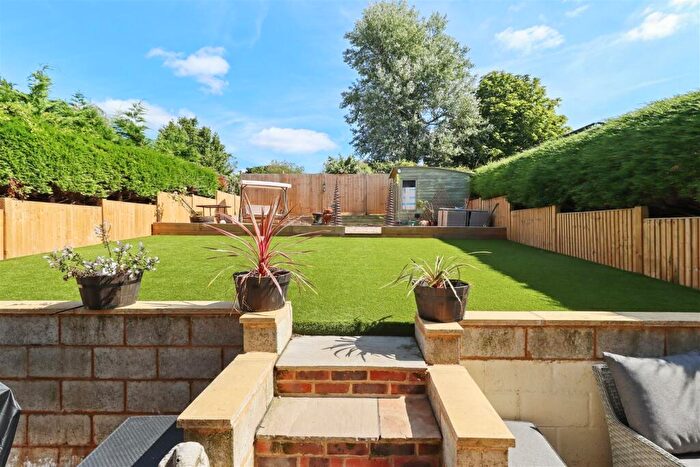 3 Bedroom End Of Terrace House For Sale In Bowley Road, Hailsham, BN27