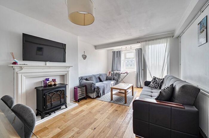 2 Bedroom Flat For Sale In Broadgate House, London, E13