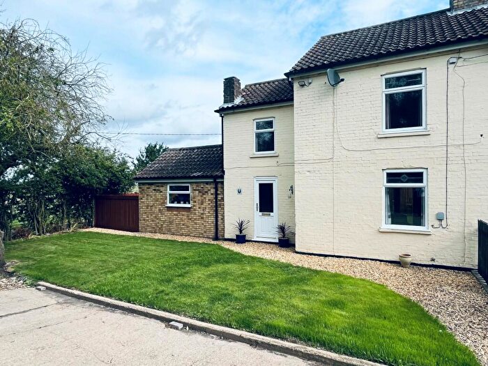 3 Bedroom House To Rent In Sixteen Foot Bank, Chatteris, PE16