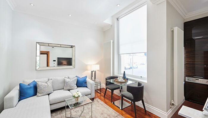 1 Bedroom Flat To Rent In Garden House, Bayswater, London, W2