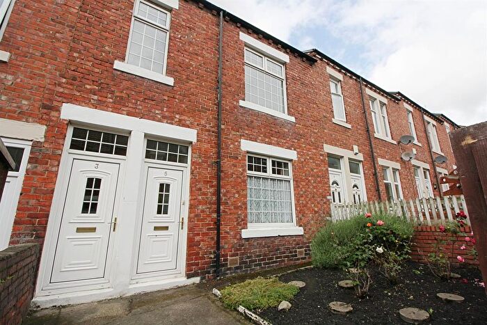 2 Bedroom Flat To Rent In Lesbury Street, Lemington, Newcastle Upon Tyne, NE15