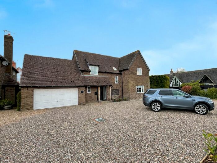4 Bedroom Detached House For Sale In Long Hyde Road, South Littleton, WR11