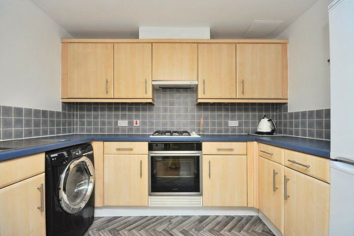 2 Bedroom Apartment To Rent In Century Court, Taffs Mead Embankment, CF11