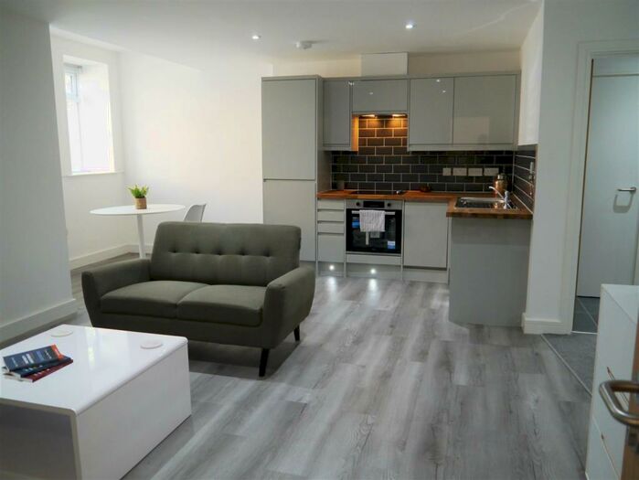 1 Bedroom Apartment To Rent In Regal House, George Street, Hull, HU1