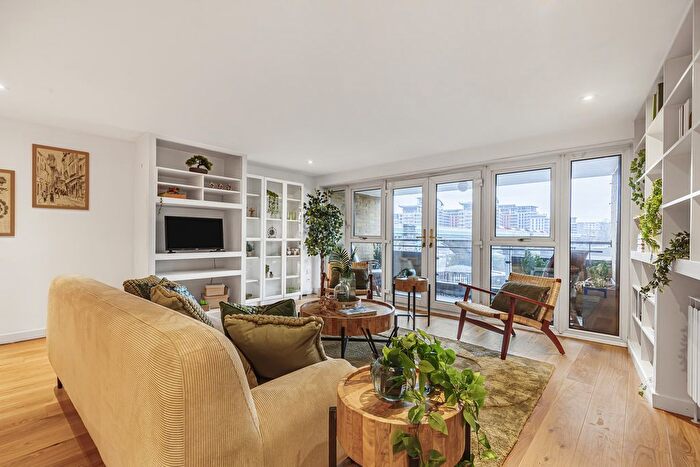 2 Bedroom Flat For Sale In Lombard Road, London, SW11