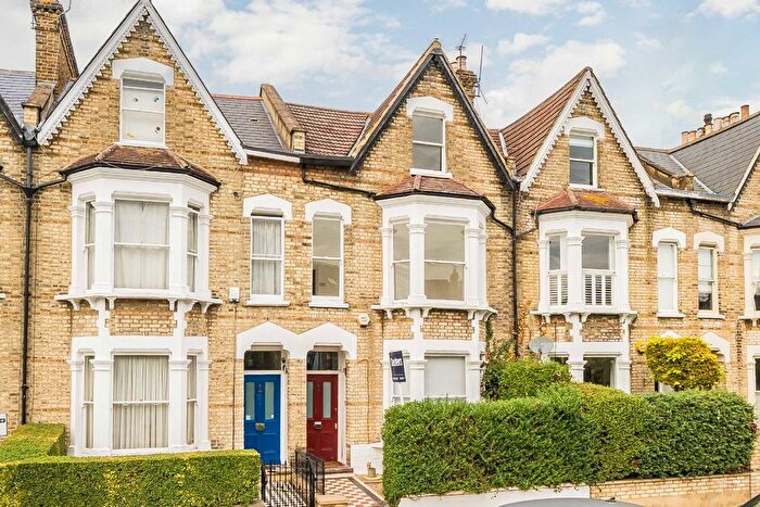 5 Bedroom Property For Sale In Heathfield Gardens, Chiswick, W4