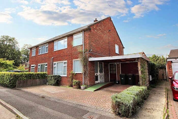 3 Bedroom Semi-Detached House For Sale In Orchard Field, Bethersden, TN26