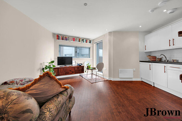 1 Bedroom Apartment For Sale In Commercial Road, London, London, London, E1