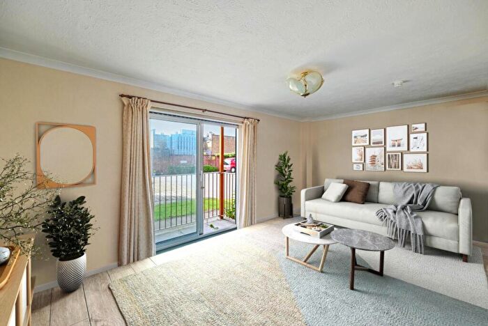 1 Bedroom Flat For Sale In Chalkwell Park Drive, Portchester Court Chalkwell Park Drive, SS9