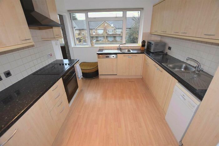 2 Bedroom Flat To Rent In Holders Hill Road, London, NW4