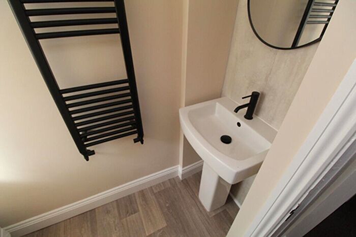 2 Bedroom Flat To Rent In Denman Street, Radford, Nottingham, NG7