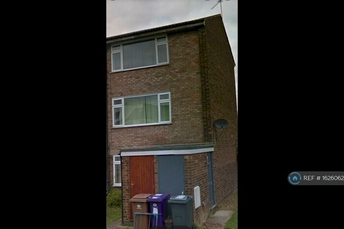 2 Bedroom Maisonette To Rent In Queens Road, Royston, SG8