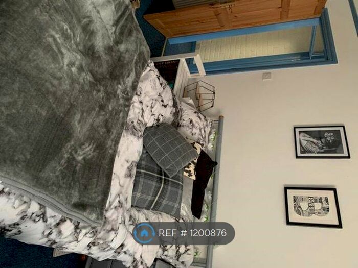 5 Bedroom Semi-Detached House To Rent In Faulkland Road, Bath BA2