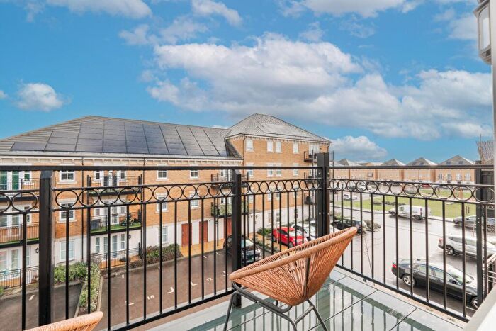 1 Bedroom Flat For Sale In Sayers Way, Erith, Kent, DA8