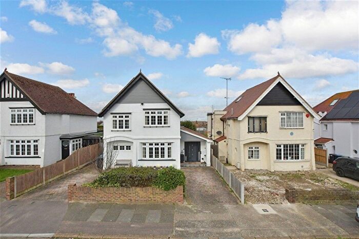 4 Bedroom Detached House For Sale In Percy Avenue, Kingsgate, Broadstairs, Kent, CT10