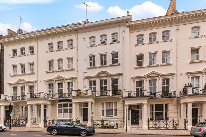 2 Bedroom Flat For Sale In Ennismore Gardens, London, SW7