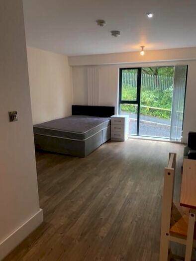 Studio To Rent In Scholes Street, Oldham, OL1