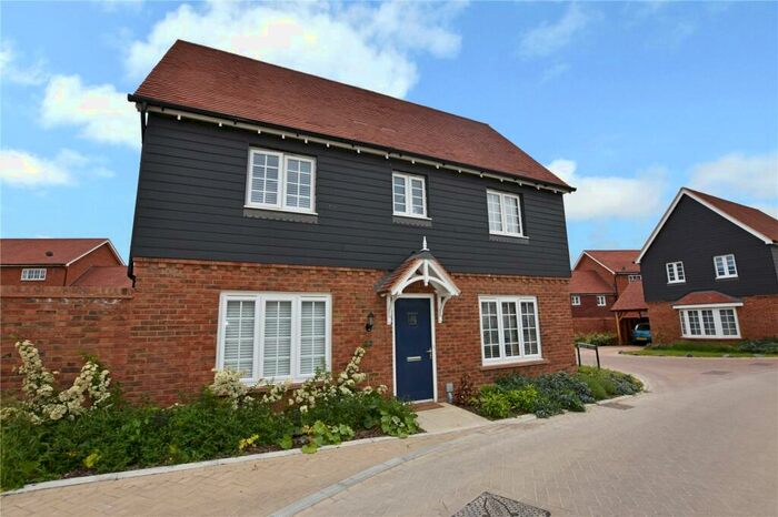 3 Bedroom Detached House To Rent In Lovelace Green, Didcot, OX11