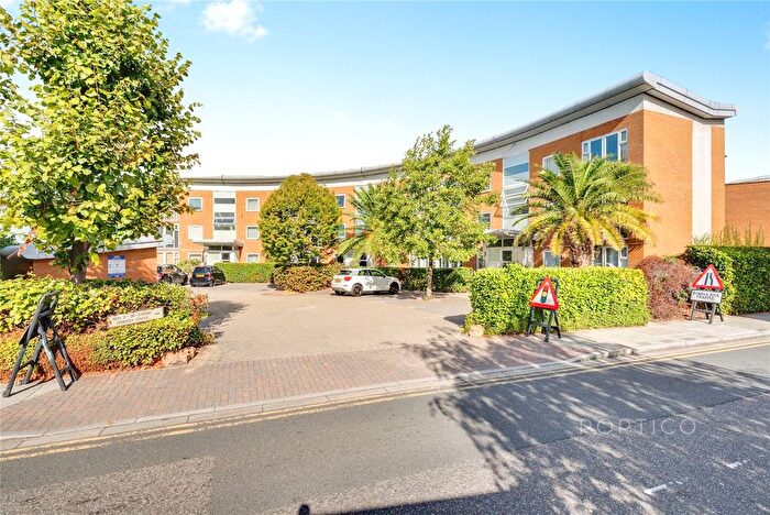 1 Bedroom Flat To Rent In Grimsby Grove, London, E16