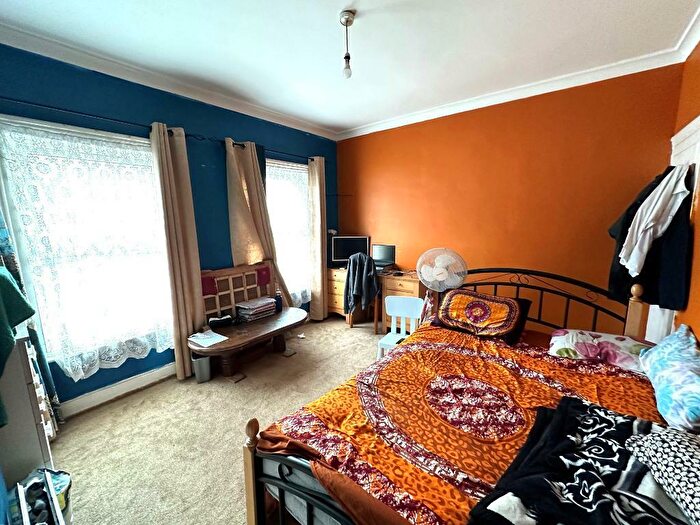 2 Bedroom Terraced House For Sale In Dane Road, Biscot, Luton, Bedfordshire, LU3