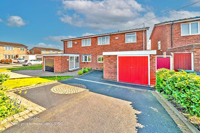 3 Bedroom Semi Detached House For Sale In St. Peters Drive, Walsall, WS3