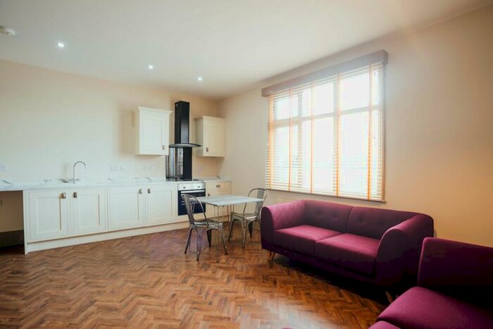 2 Bedroom Flat To Rent In Forest Road, Loughborough, LE11