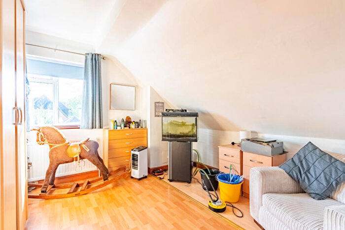 3 Bedroom Detached House For Sale In Park Street Lane, Park Street, St. Albans, Hertfordshire, AL2