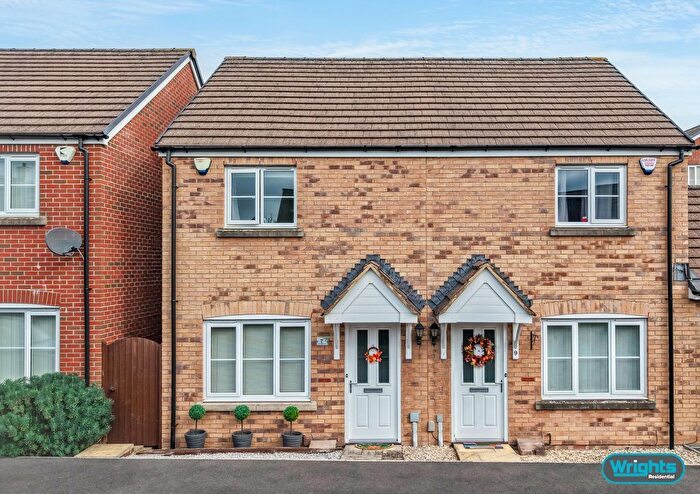 2 Bedroom Semi-Detached House For Sale In Kingfisher Close, Trowbridge, BA14