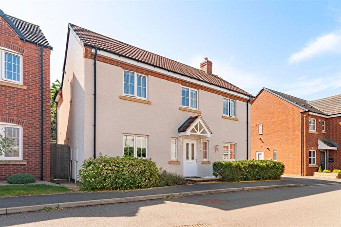 4 Bedroom Detached House For Sale In Horseshoe Crescent, Wellesbourne, CV35