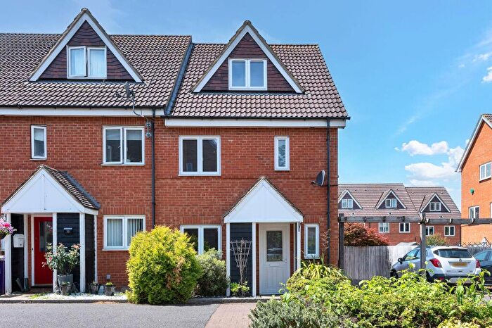 4 Bedroom End Of Terrace House For Sale In Pippin Grove, Royston, SG8