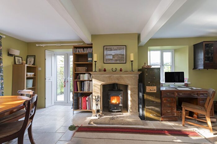 4 Bedroom Detached House For Sale In Mill Lane, Chetnole, DT9
