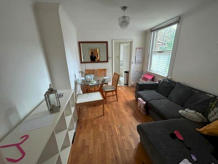 2 Bedroom Flat To Rent In Trinity Road, London, N2