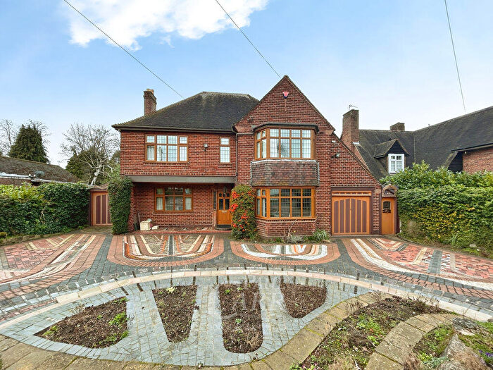 4 Bedroom Detached House For Sale In Englestede Close, Handsworth Wood, Birmingham, B20