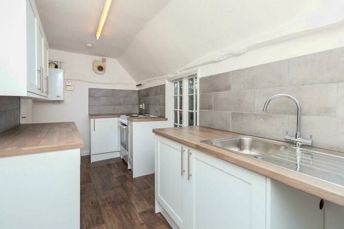 2 Bedroom Flat To Rent In High Street, Saffron Walden, CB10
