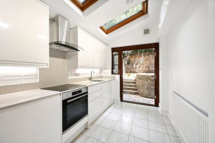 2 Bedroom Flat To Rent In Ifield Road, London, SW10