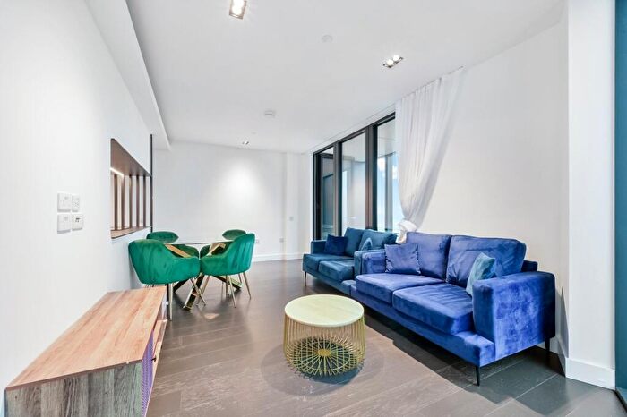 2 Bedroom Flat To Rent In Amory Tower, Marsh Wall, E14