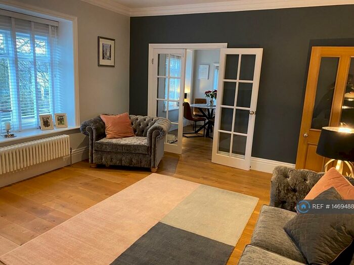 2 Bedroom Flat To Rent In Devonshire Place, Harrogate, HG1