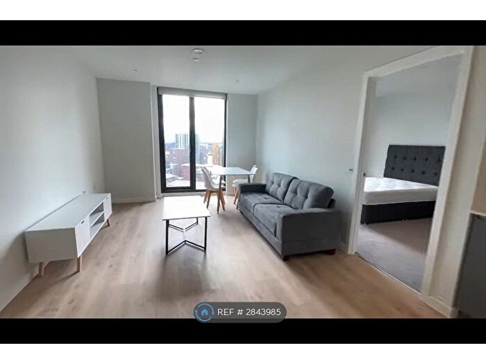 2 Bedroom Flat To Rent In Aspin Lane, Manchester, M4