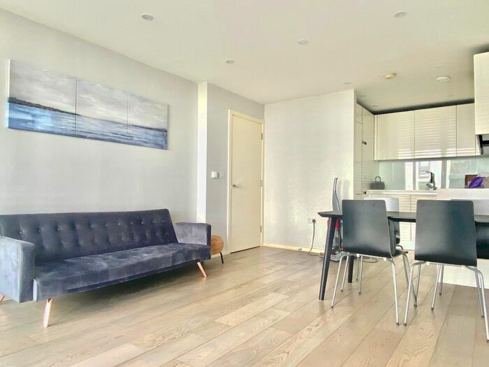 1 Bedroom Flat For Sale In Central Street, London, EC1V