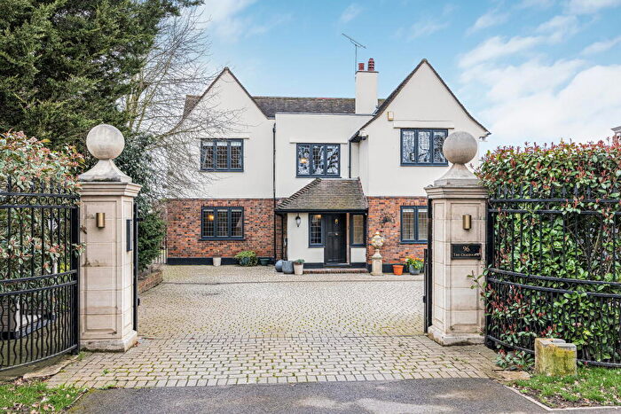 6 Bedroom Terraced House To Rent In Manor Road, Chigwell, Essex, IG7