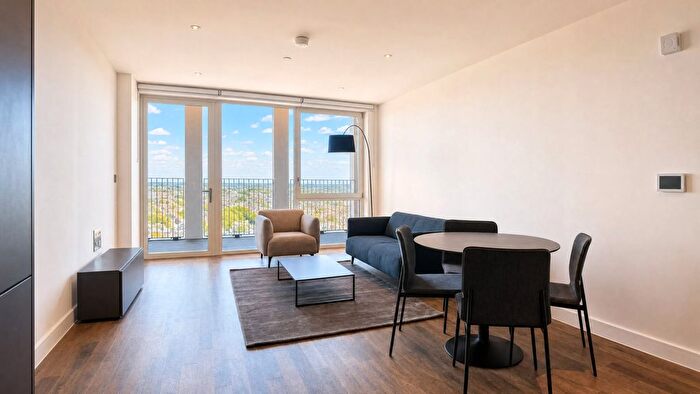 1 Bedroom Flat To Rent In Aukland Road, Leyton, E10