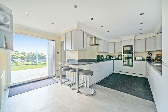 4 Bedroom Detached House For Sale In Meadow Crescent, Upper Halling, Rochester, ME2
