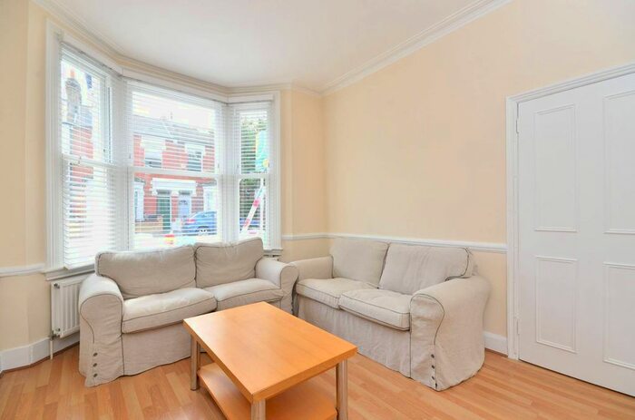 1 Bedroom Flat To Rent In Prothero Road, Fulham, London, SW6