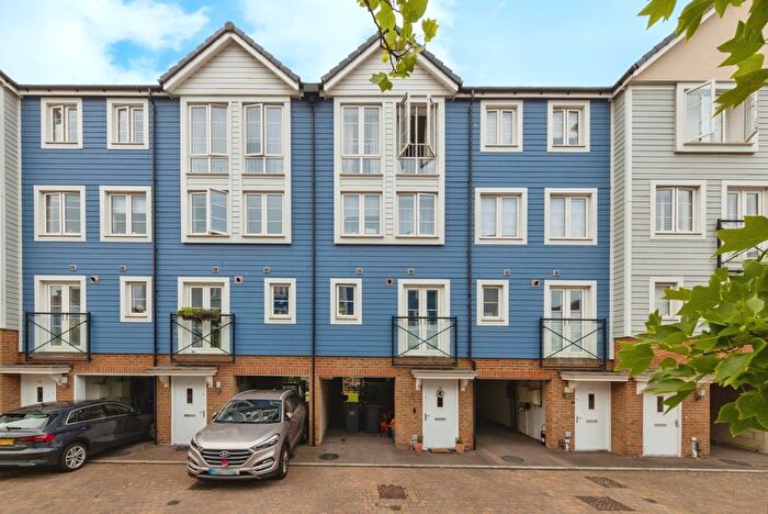 4 Bedroom Terraced House For Sale In Crabapple Road, Tonbridge, Kent, TN9